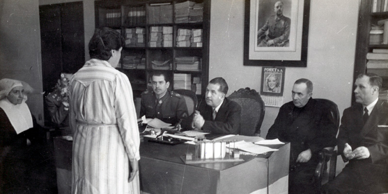 El Director General de Presons. Ángel Sanz, visita Barcelona i escenifica la concessió de 200 llibertats condicionals amb  actes a la Presó Model i la provincial de Les Corts.  